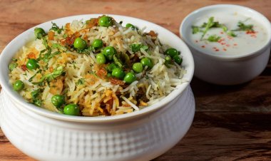 वेज बिरयानी में मिला चिकन और हड्डी का टुकड़ा, ग्राहक ने रेस्टोरेंट के खिलाफ की शिकायत