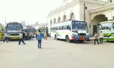 छत्तीसगढ़ में नहीं थमेंगे बसों के पहिए: शासन से वार्ता के बाद बस ऑपरेटरों ने अनिश्चितकालीन हड़ताल की स्थगित