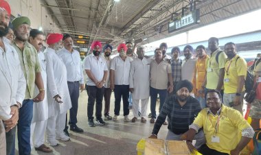 रायपुर से अमृतसर स्वर्ण मंदिर के लिए रवाना हुआ तेलगु वेलफेयर सोसाइटी का 200 सदस्यीय जत्था, समाजसेवी कुबेर राठी ने दी शुभकामनाएं