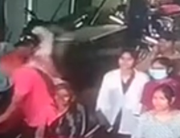 रायपुर में युवक पर चापड़ से हमला, CCTV में कैद हुई वारदात; पुलिस जांच में जुटी
