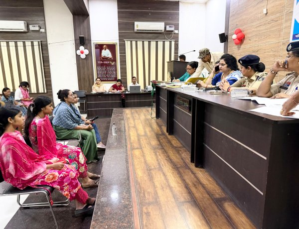 राज्य महिला आयोग ने सुनी महिलाओं की शिकायतें,पति-पत्नी ने फिर थामा एक-दूसरे का हाथ