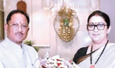 नितिन नवीन और स्मृति ईरानी से मिले सीएम