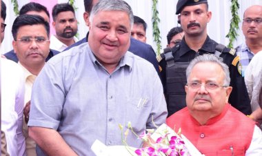 डॉ. रमन सिंह का अनुभव और मार्गदर्शन छत्तीसगढ़ के विकास एवं जनसेवा के लिए अमूल्य : मंत्री राजेश अग्रवाल