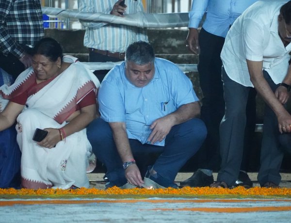 पर्यटन मंत्री राजेश अग्रवाल ने दीप प्रज्वलित कर दिया डिजिटल सशक्तिकरण का संदेश