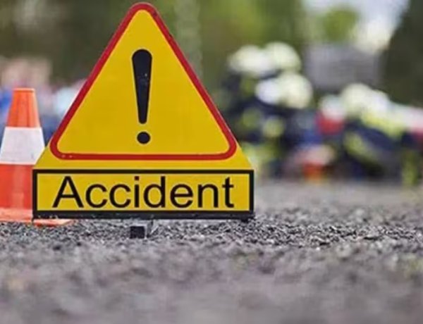 आधी रात अग्रसेन धाम के पास स्कोडा ने बलेनो कार को ठोंका, बुजुर्ग की मौत, तीन गंभीर