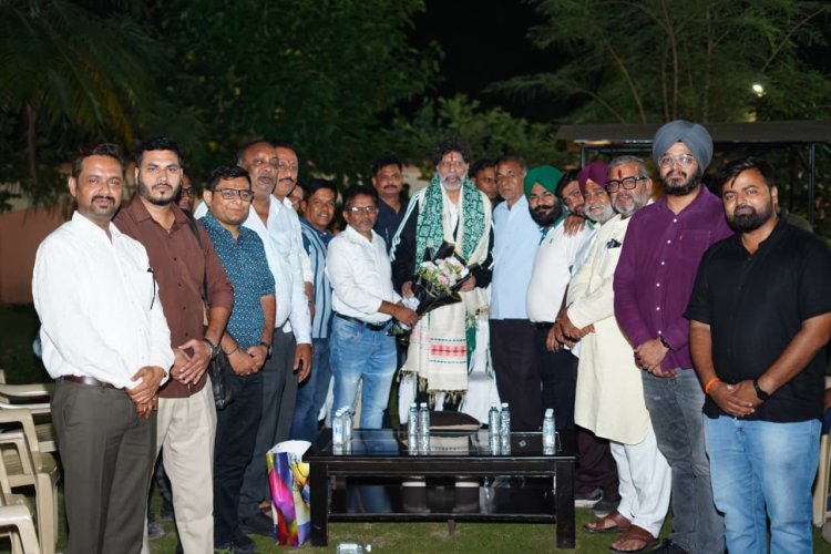 सड़क दुर्घटना के बाद स्वस्थ होकर रायपुर लौटे भाजपा प्रदेश अध्यक्ष किरण सिंह देव से CAIT छत्तीसगढ़ की टीम ने की सौजन्य भेंट