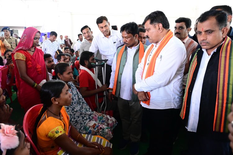 आईईडी विस्फोट के शिकार हर नागरिकों को पैरों पर खड़ा करना ही नक्सलवाद की आखिरी निशानी मिटाना : विजय शर्मा