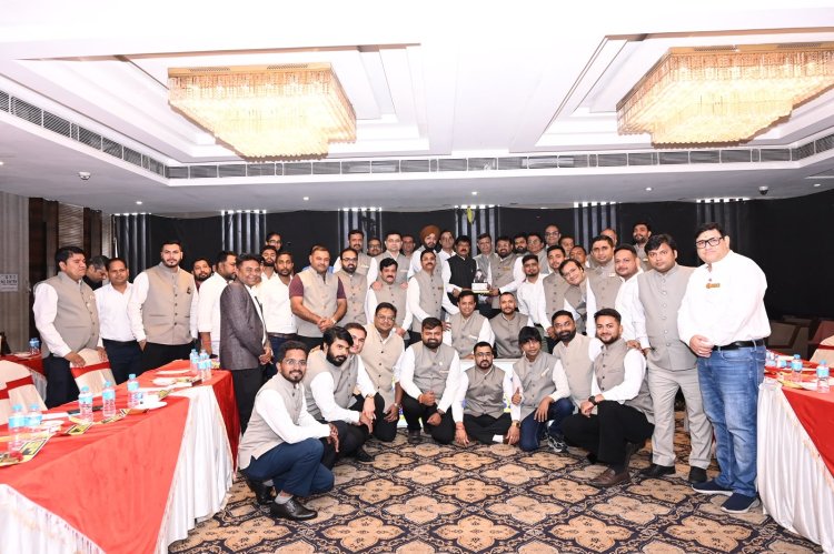 YUVA CAIT की मासिक बिजनेस मीट में मुख्य अतिथि के रूप में शामिल हुए नागरिक आपूर्ति निगम के अध्यक्ष संजय श्रीवास्तव