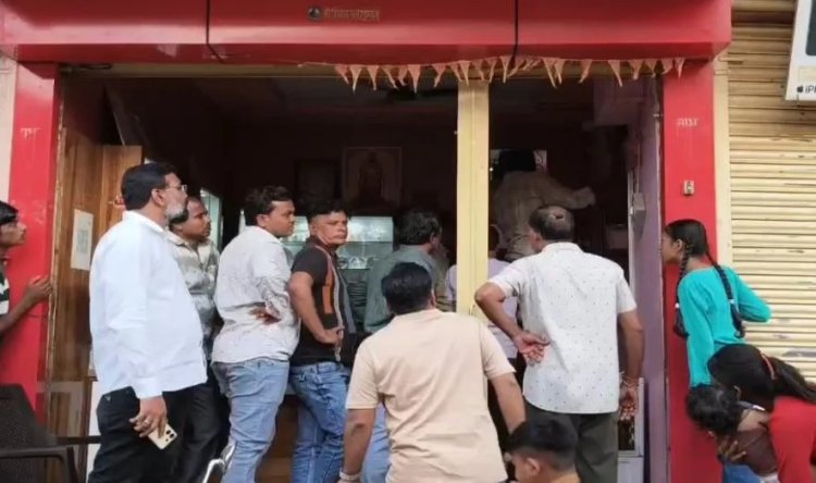कवर्धा में मंदिर दान के नाम पर सराफा कारोबारियों से बड़ी ठगी: शातिर ठगों ने झांसा देकर ऐंठे लाखों रुपये; पुलिस जांच में जुटी