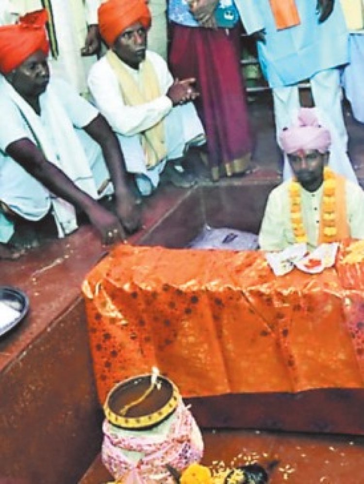 दशहरे के निर्विघ्न आयोजन के लिए  नौ दिनों की तपस्या में बैठे जोगी