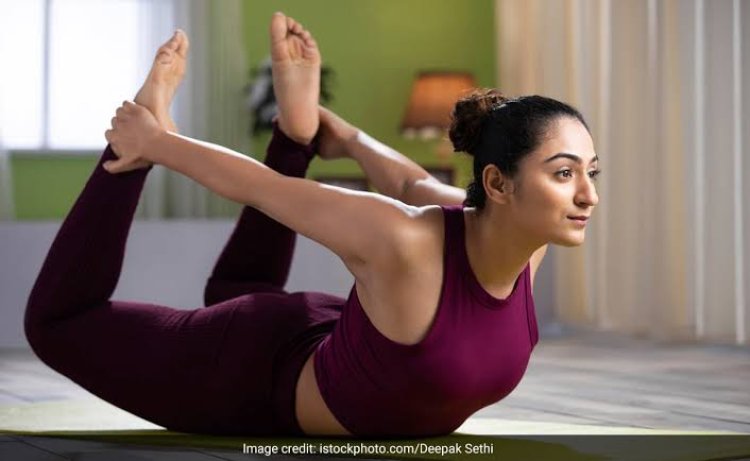 चेहरे की प्राकृतिक चमक के लिए करें आसान फेस योगासन: जानिए इसे करने का तरीका और फायदे
