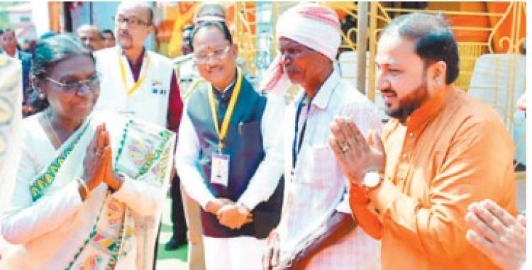 मुरिया दरबार में शामिल होकर राष्ट्रपति बोलीं ‘एक अकेला थक जाएगा, मिलकर बोझ उठाना’