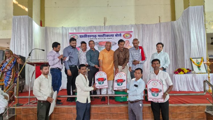 छत्तीसगढ़ माटीकला बोर्ड की कुम्भकार टेराकोटा योजना से 181 माटीशिल्पियों को मिले निशुल्क विद्युत चाक